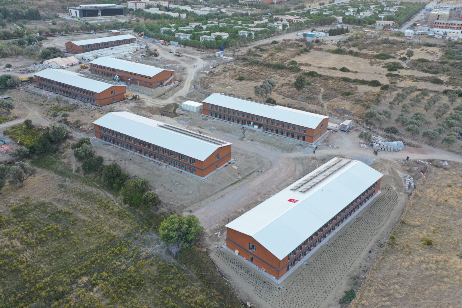 İzmir Urla Yurt — bloklar ve çevre görünümü havadan